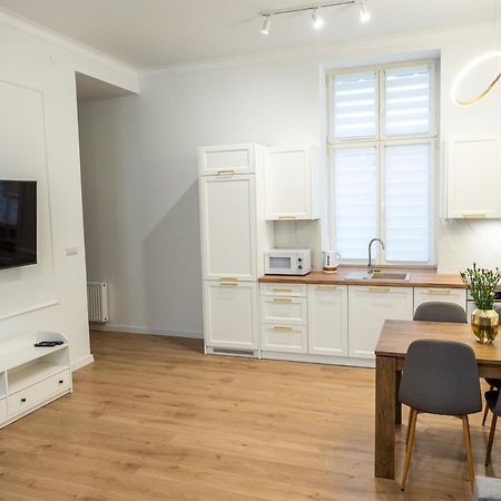 Zlote Apartamenty 6 Legnica Exterior photo
